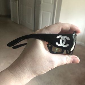 Authentic Vintage Black Chanel sunglasses.Rarely used. 1 tiny scuff left lens.